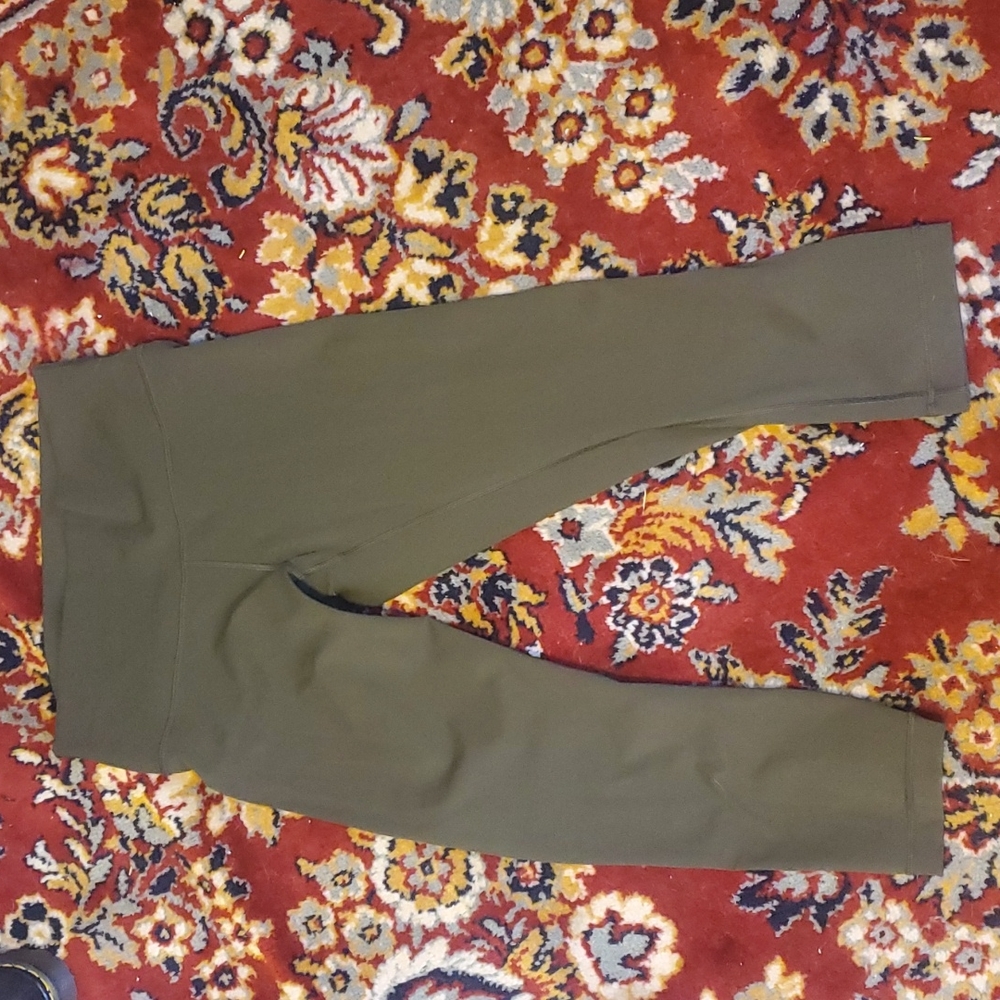 Under Wunder Crops 21"
